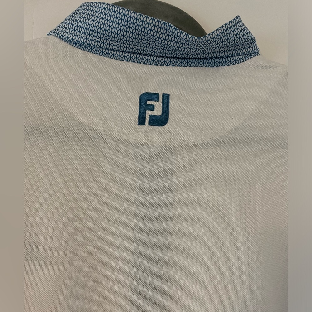FootJoy Golf Shirt, Size L - Picture 2 of 5
